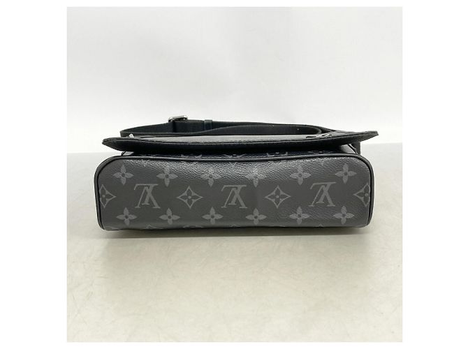 Borsa a tracolla Louis Vuitton Monogram Eclipse District PM Nero - vista 3