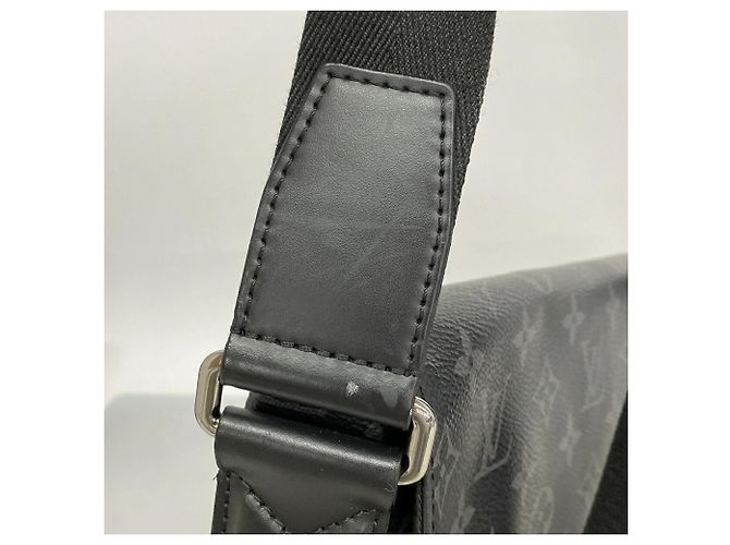 Borsa a tracolla Louis Vuitton Monogram Eclipse District PM Nero - vista 7