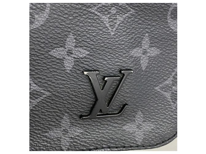 Borsa a tracolla Louis Vuitton Monogram Eclipse District PM Nero - vista 9