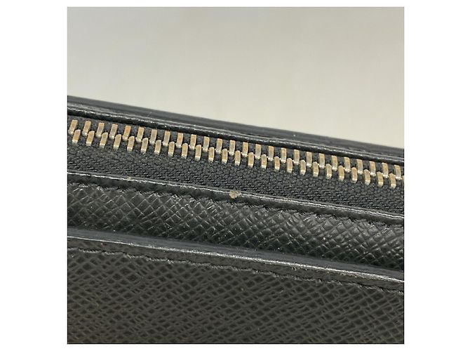 Pochette Louis Vuitton Taiga Baikal Gris - vue 6
