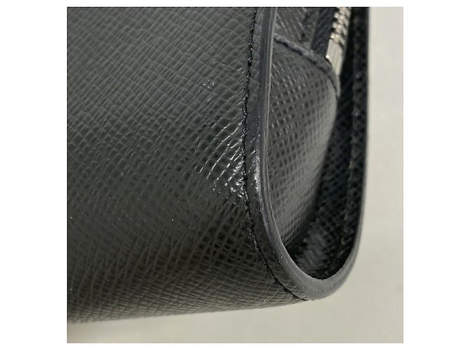 Pochette Louis Vuitton Taiga Baikal Gris - vue 7
