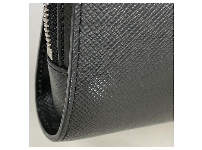 Pochette Louis Vuitton Taiga Baikal Gris - vue 8
