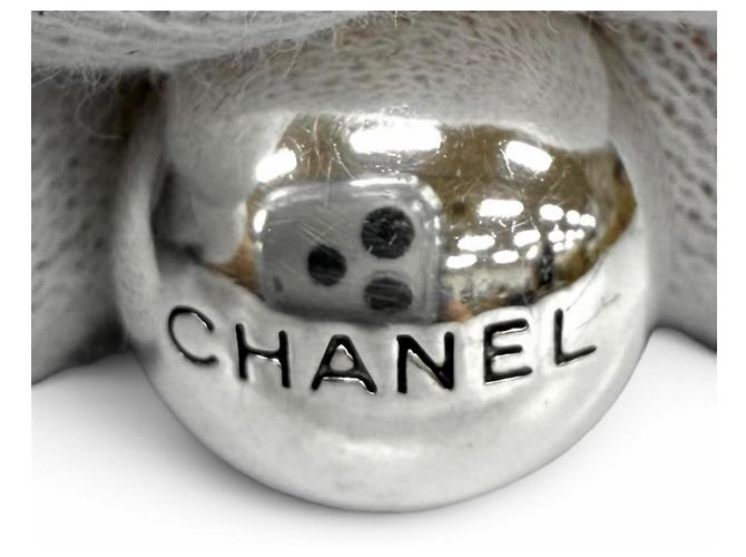 Orecchini a clip rotondi Chanel Vintage 98P Logo Design Argento - vista 5