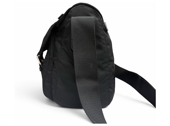 Bolsa Tiracolo Prada em Nylon Reciclado com Logotipo Triangular Preto - vista 4