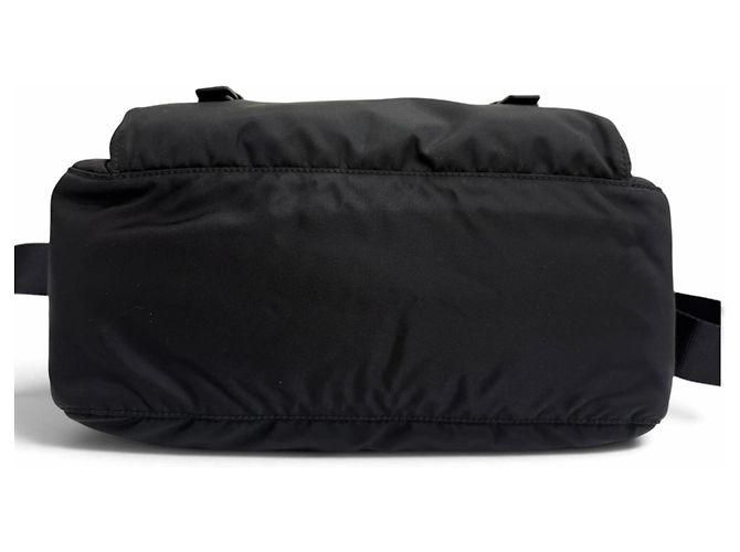 Bolsa Tiracolo Prada em Nylon Reciclado com Logotipo Triangular Preto - vista 5