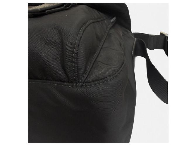 Bolsa Tiracolo Prada em Nylon Reciclado com Logotipo Triangular Preto - vista 7