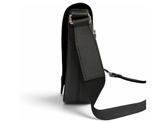 Louis Vuitton Taiga Messenger Shoulder Bag Black - view 4
