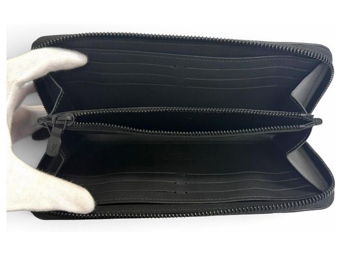 Louis Vuitton Black Monogram Shadow Langbeutel Schwarz - Ansicht 6
