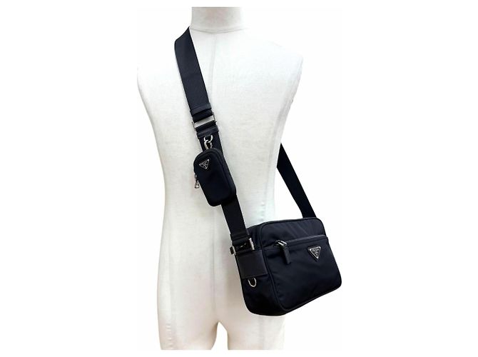 Borsa a tracolla Prada in Re-Nylon con placca logo triangolare Nero - vista 2