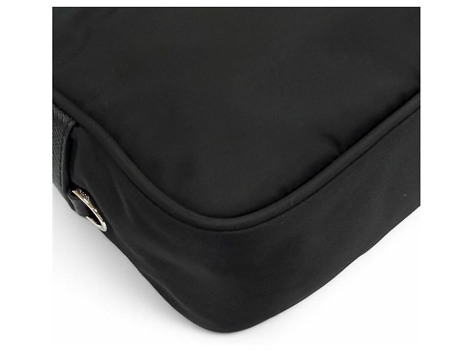 Borsa a tracolla Prada in Re-Nylon con placca logo triangolare Nero - vista 6