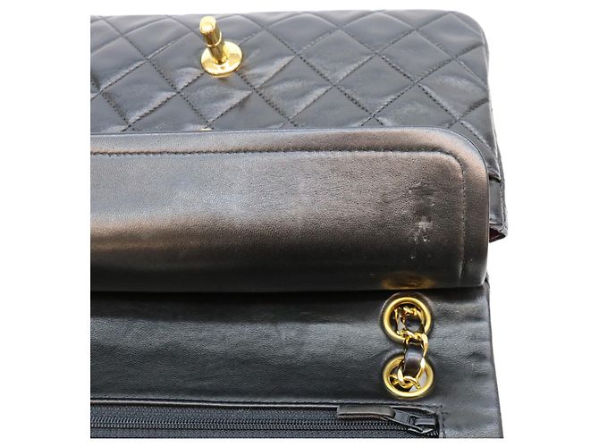 Borsa a tracolla Chanel in pelle d'agnello matelassé nera Nero - vista 10