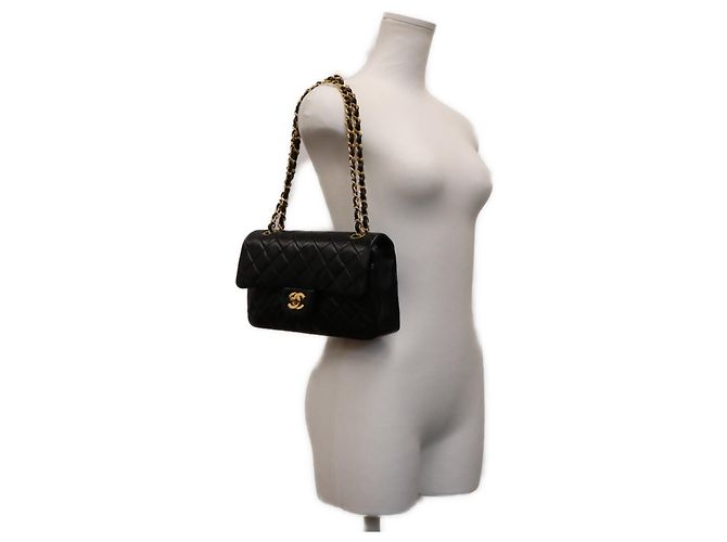 Borsa a tracolla Chanel in pelle d'agnello matelassé nera Nero - vista 14