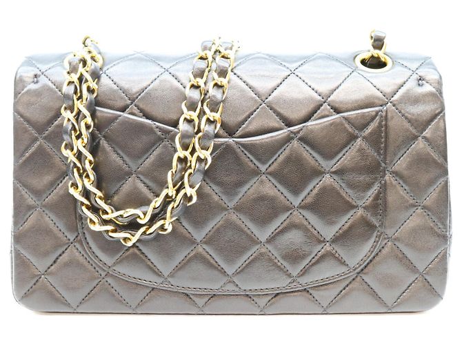 Borsa a tracolla Chanel in pelle d'agnello matelassé nera Nero - vista 3