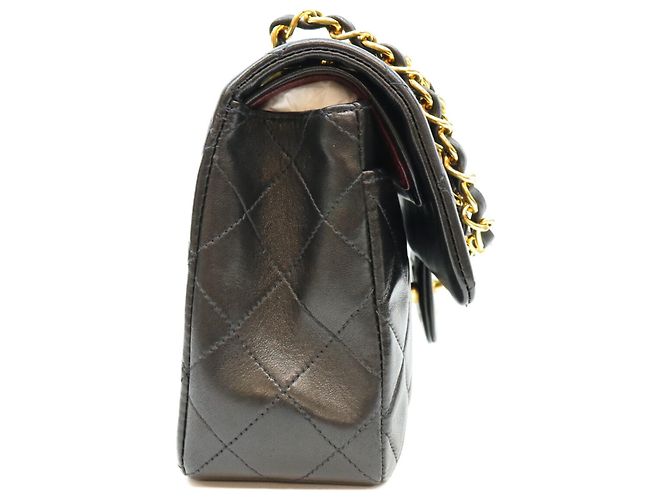 Borsa a tracolla Chanel in pelle d'agnello matelassé nera Nero - vista 4
