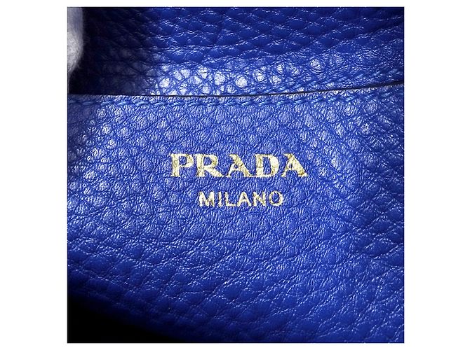 Prada Schultertasche aus blauem Leder - Ansicht 6