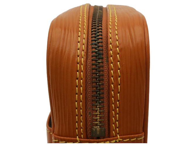 Louis Vuitton Epi Danube Schultertasche Pochette Braun - Ansicht 7