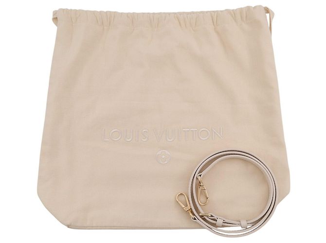 Borsa a mano Louis Vuitton Capsneau Capucines in shearling Crudo - vista 15