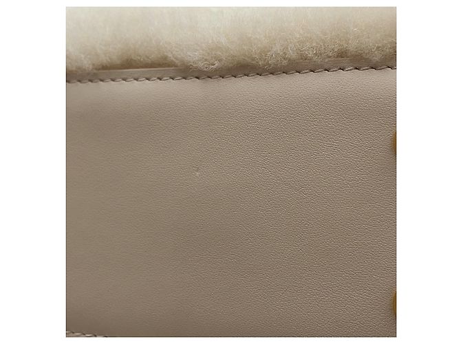 Borsa a mano Louis Vuitton Capsneau Capucines in shearling Crudo - vista 7
