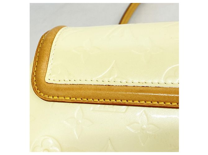 Borsa a tracolla Louis Vuitton Vernis Biscayne Bay PM Bianco - vista 7