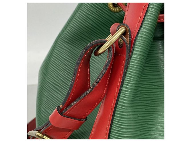 Noe Borsa a tracolla Louis Vuitton Epi Petit Noé Rosso - vista 8
