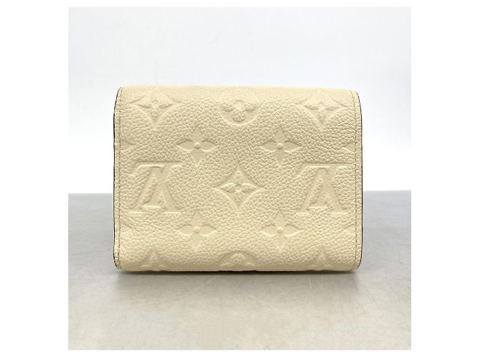 Carteira Louis Vuitton Tri-fold em Cream Cru - vista 9