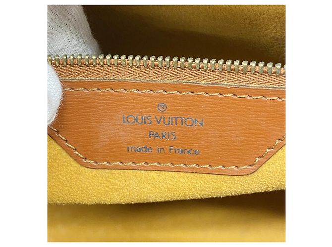 Borsa a tracolla Louis Vuitton Epi Saint Jacques Marrone - vista 5