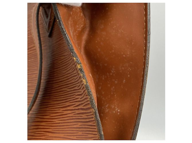 Borsa a tracolla Louis Vuitton Epi Saint Jacques Marrone - vista 8