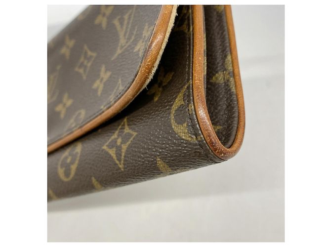 Bolso de hombro Louis Vuitton Monogram Pochette Twin GM Castaño - vista 6