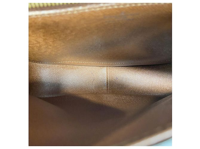 Borsa a tracolla Louis Vuitton Monogram Saint Cloud GM Marrone - vista 4