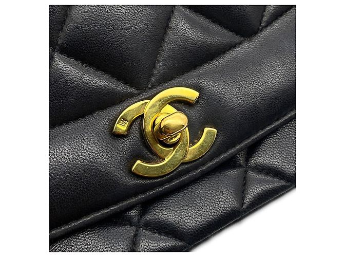 Sac à épaule Chanel Matelassé Noir - vue 9