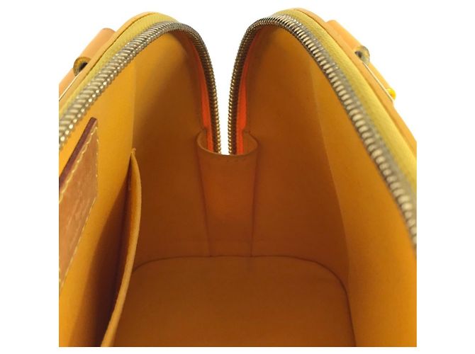 Borsa Louis Vuitton Monogram Vernis Alma BB Giallo - vista 11