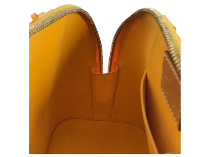 Borsa Louis Vuitton Monogram Vernis Alma BB Giallo - vista 12