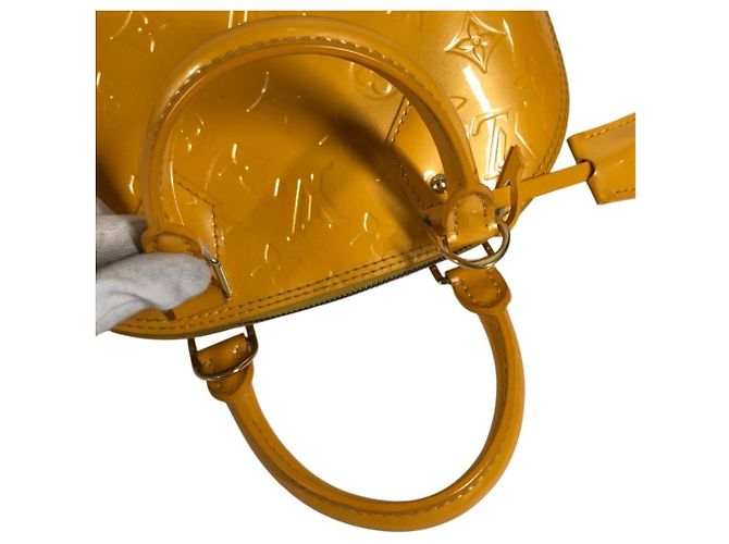 Borsa Louis Vuitton Monogram Vernis Alma BB Giallo - vista 14