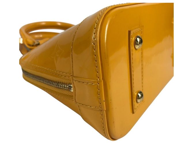 Borsa Louis Vuitton Monogram Vernis Alma BB Giallo - vista 7