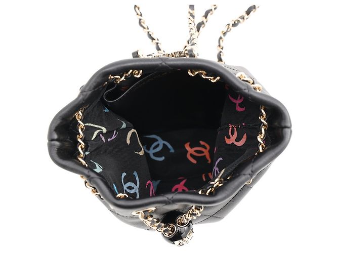Chanel Matelassé Rucksack Schwarz - Ansicht 5