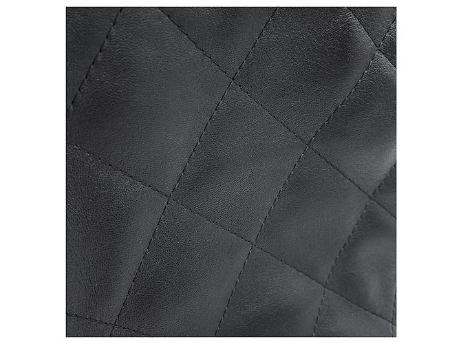 Chanel Matelassé Rucksack Schwarz - Ansicht 6