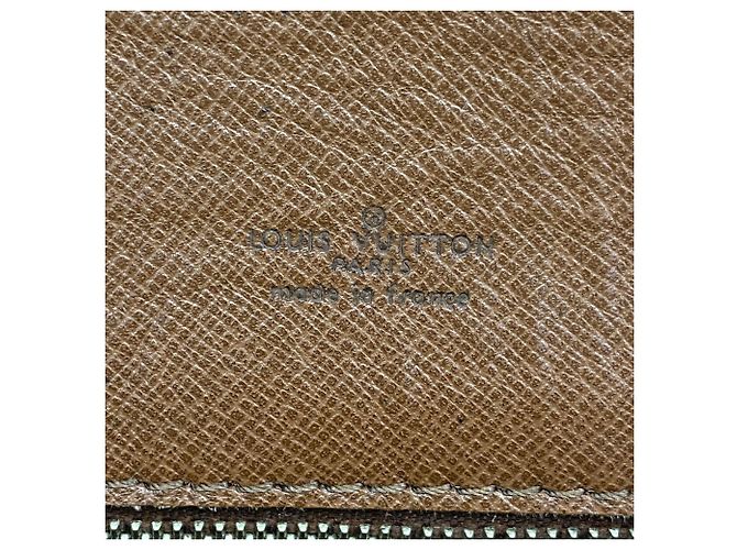 Bolsa de Ombro Louis Vuitton Monogram Chantilly GM Marrom - vista 5