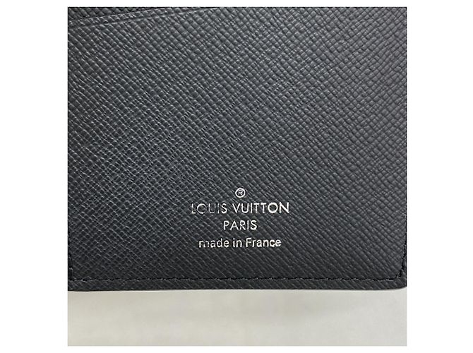 Louis Vuitton Taiga Portefeuille Brazza Long Wallet Preto - vista 4