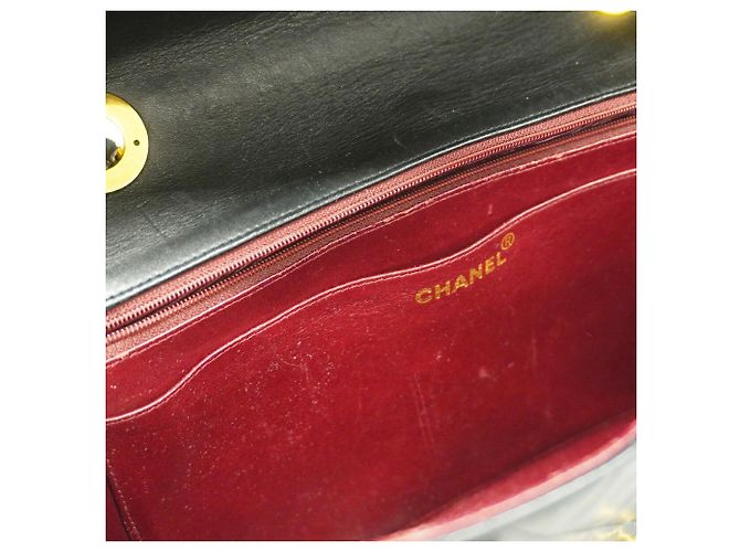 Sac à épaule Chanel en agneau noir - vue 13