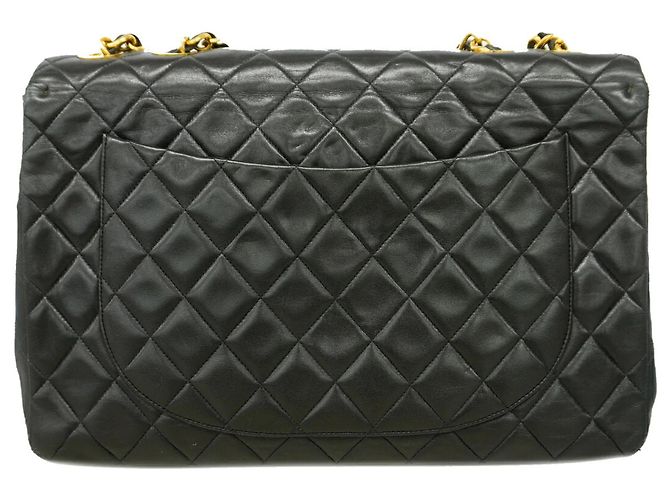 Sac à épaule Chanel en agneau noir - vue 14