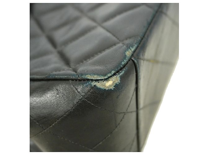 Sac à épaule Chanel en agneau noir - vue 6