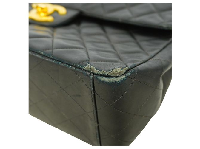Sac à épaule Chanel en agneau noir - vue 7