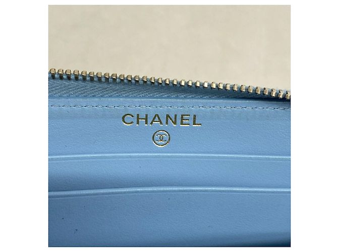 Monedero Chanel de piel de becerro granulada azul claro - vista 4