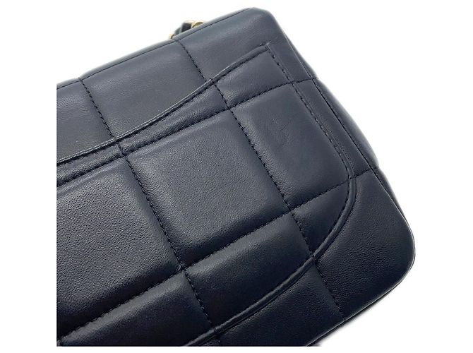 Chanel Mini Flap Shoulder Bag Chocolate Bar aus schwarzem Lammleder - Ansicht 7