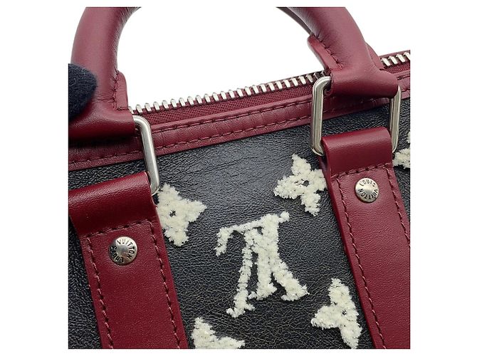 Sac à main Louis Vuitton Monogram Shearling Keepall Bandoulière 25 Noir - vue 8