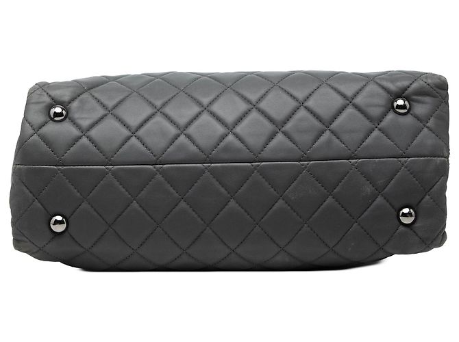 Sac Chanel Coco Loop Tote Petit en Agneau Matelassé Gris Marron Gris anthracite - vue 3