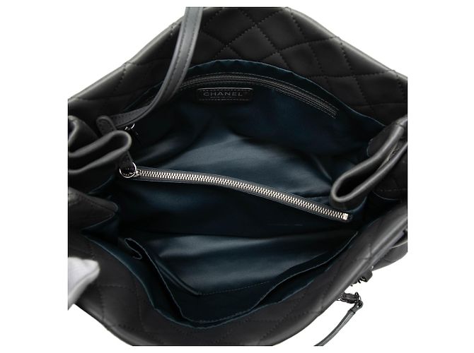 Sac Chanel Coco Loop Tote Petit en Agneau Matelassé Gris Marron Gris anthracite - vue 4