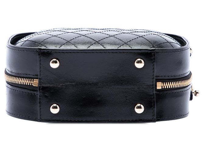 Necessaire Chanel Black Small CC Quilted Crumpled Calfskin Vanity Case Nero - vista 3