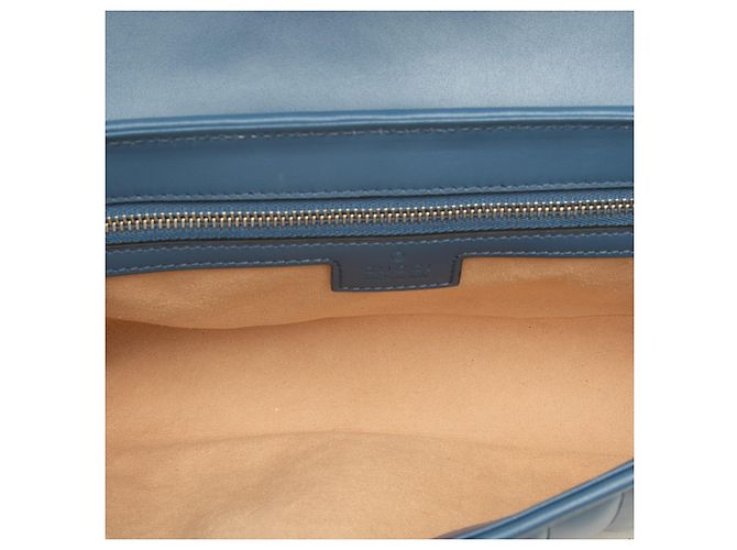 Borsa a tracolla Gucci GG Marmont Matelassé in pelle di vitello blu Medium - vista 4