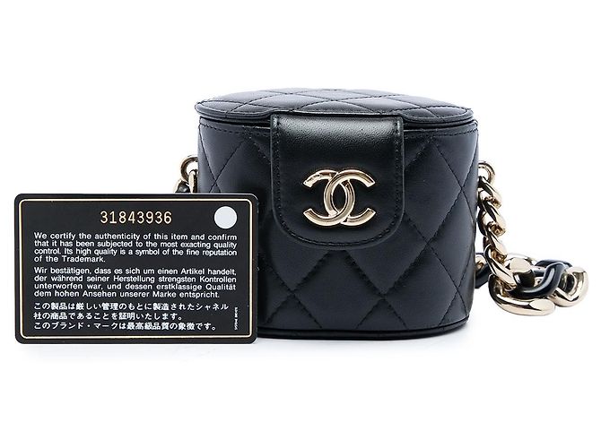 Chanel Mini Round Vanity Case aus schwarzem gestepptem Lammleder mit Kette - Ansicht 6
